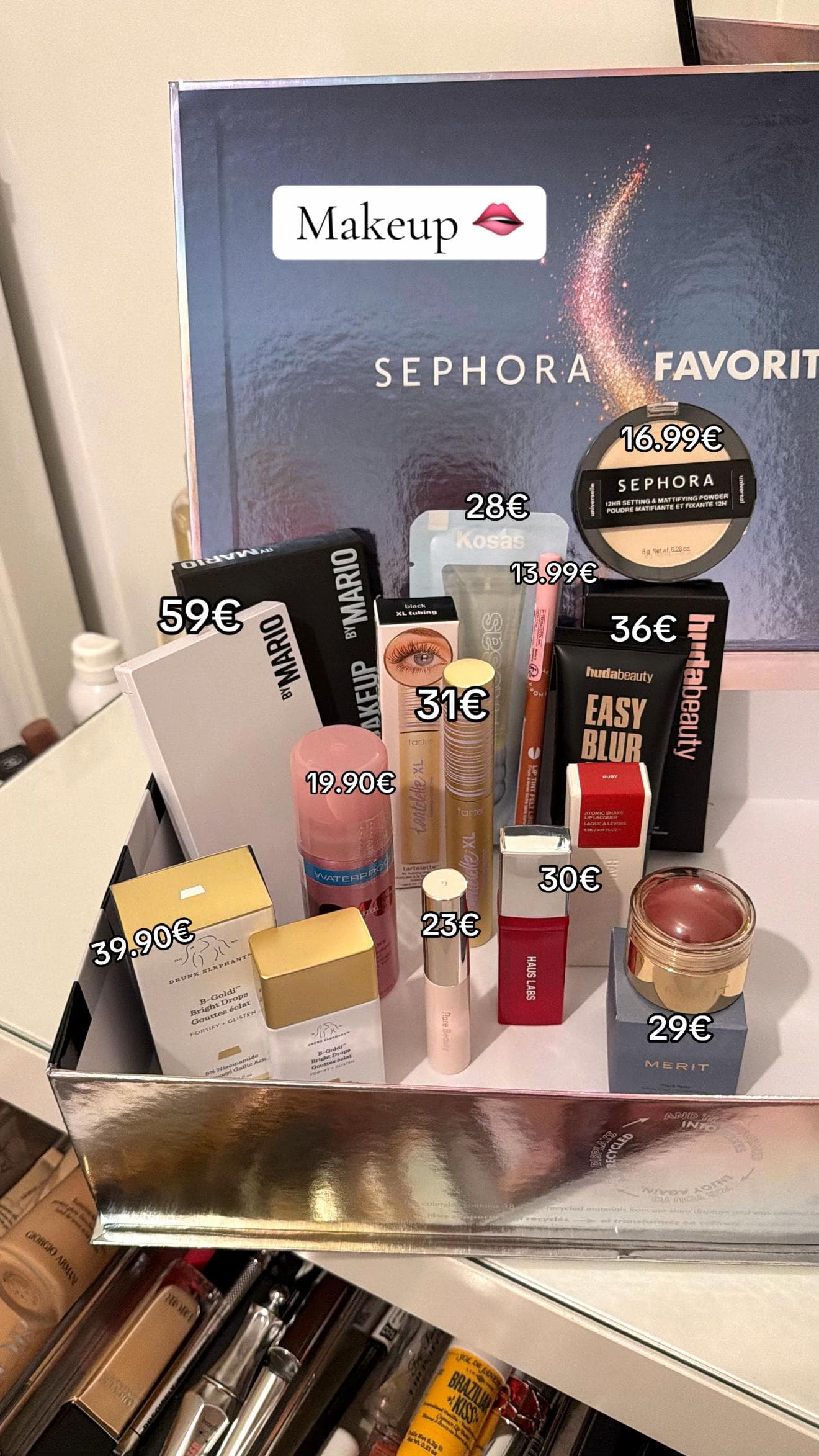 Zoom sur les produits maquillage du calendrier avec leur prix